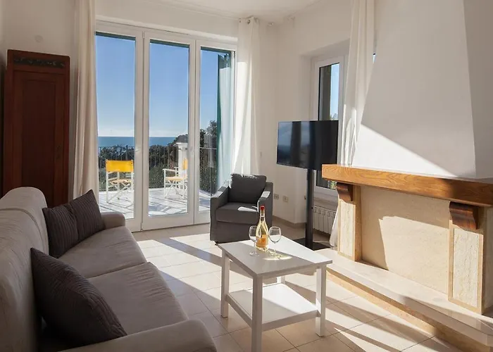 Daire Blue Line Fiascherino