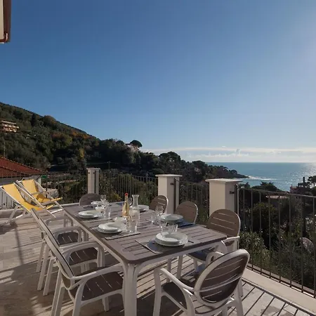 Blue Line アパート