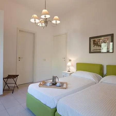 Blue Line アパート